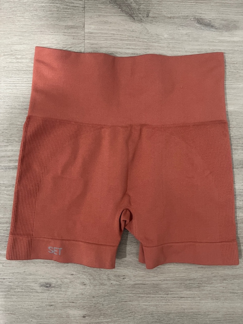 SET Active High-Waist Seamless Shorts‎ in Rust Size Small